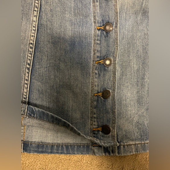 Denim High-Waisted Skirt - Picture 2 of 4